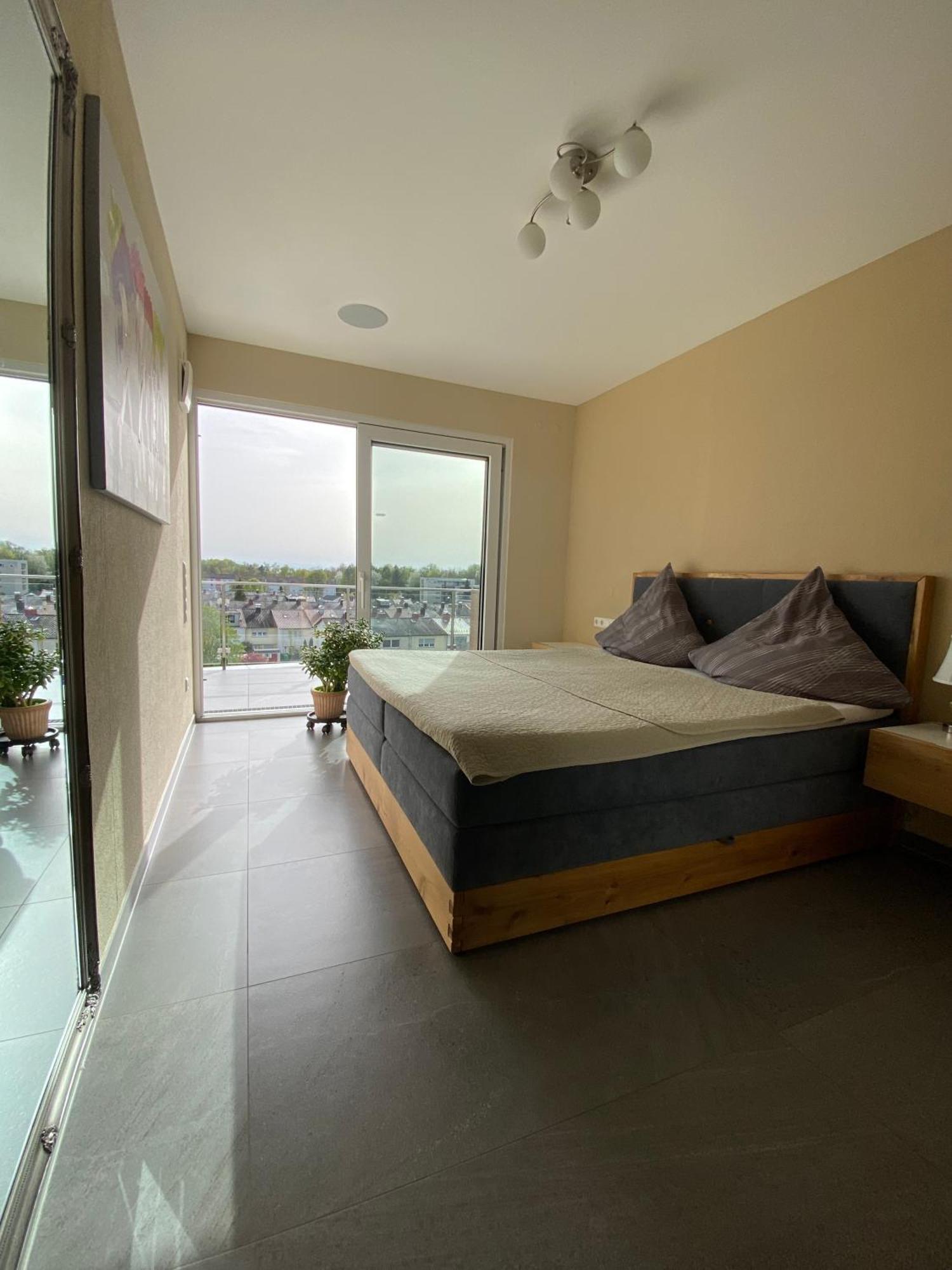 Penthouse Apartment Mit Alpenblick Friedrichshafen Eksteriør billede