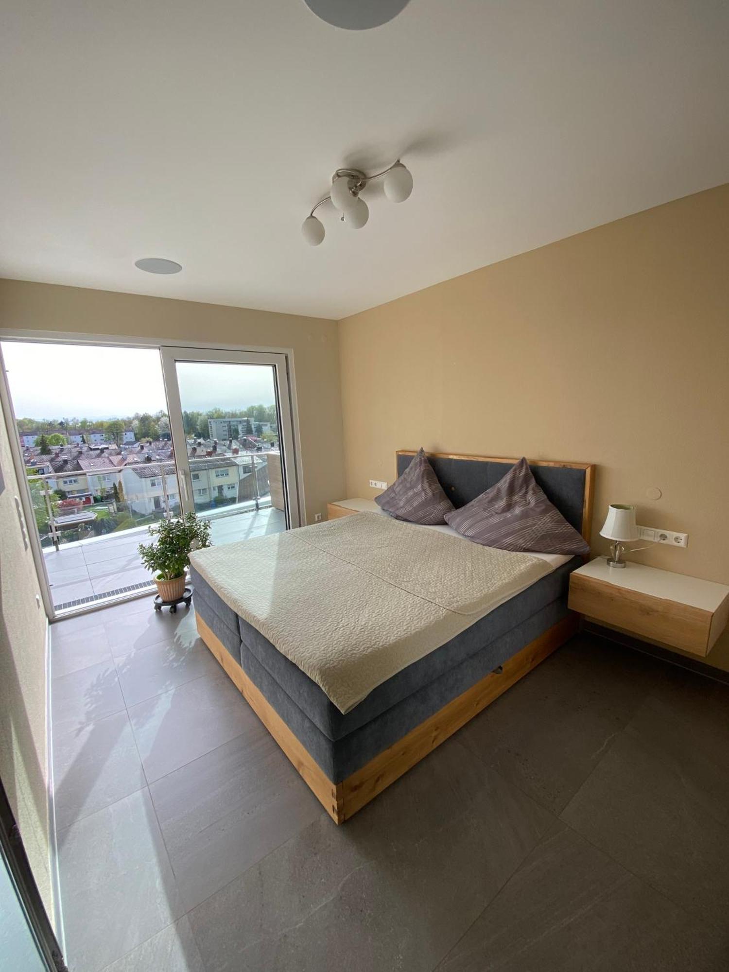 Penthouse Apartment Mit Alpenblick Friedrichshafen Eksteriør billede