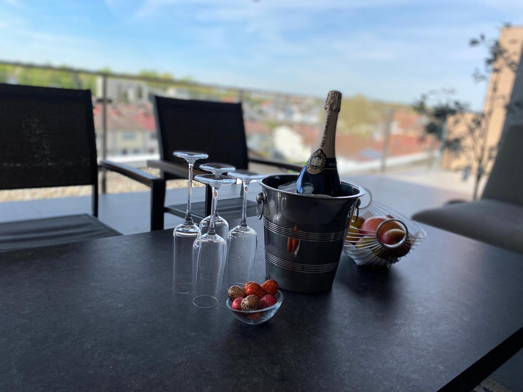 Penthouse Apartment Mit Alpenblick Friedrichshafen Eksteriør billede