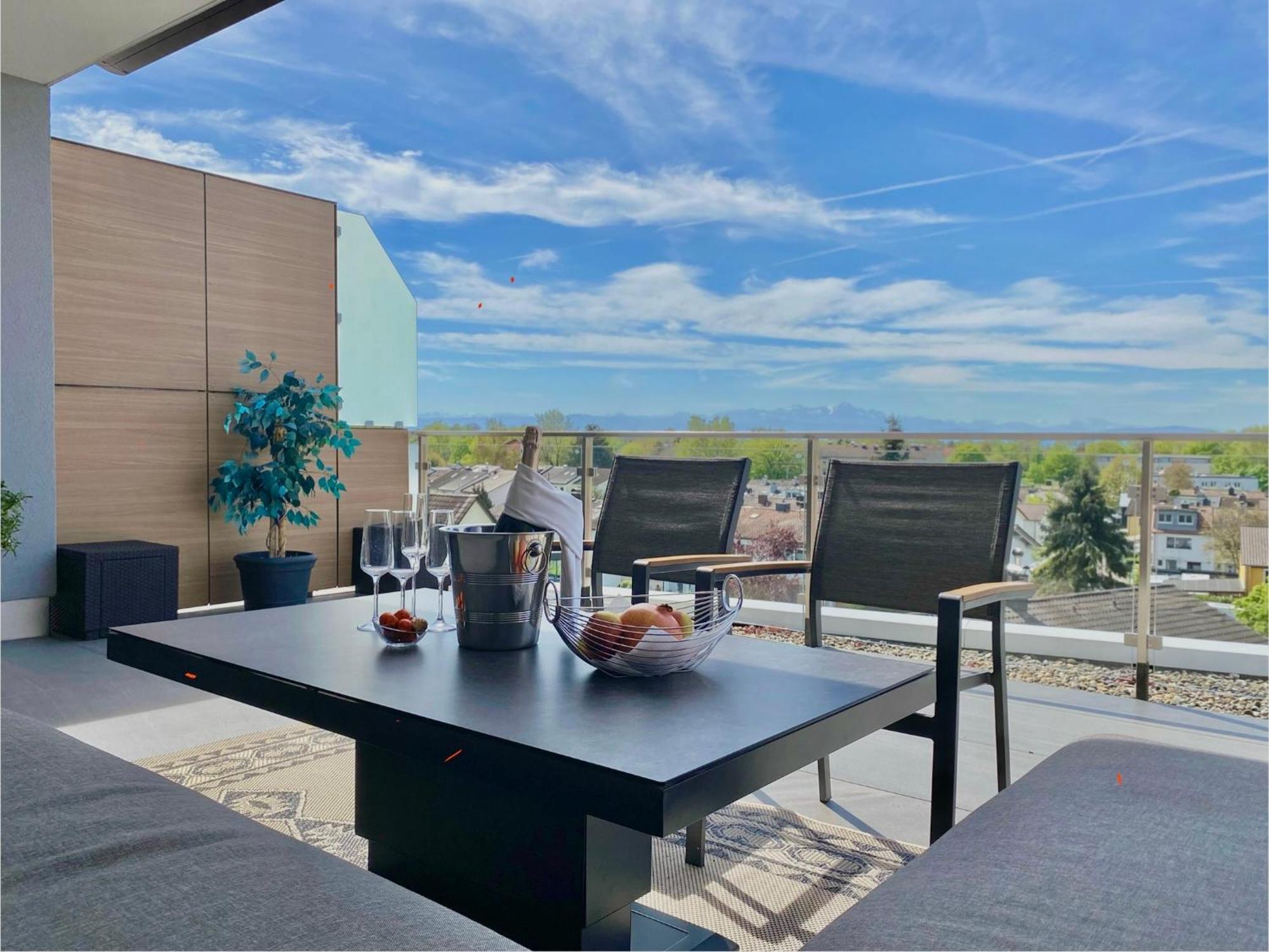 Penthouse Apartment Mit Alpenblick Friedrichshafen Eksteriør billede