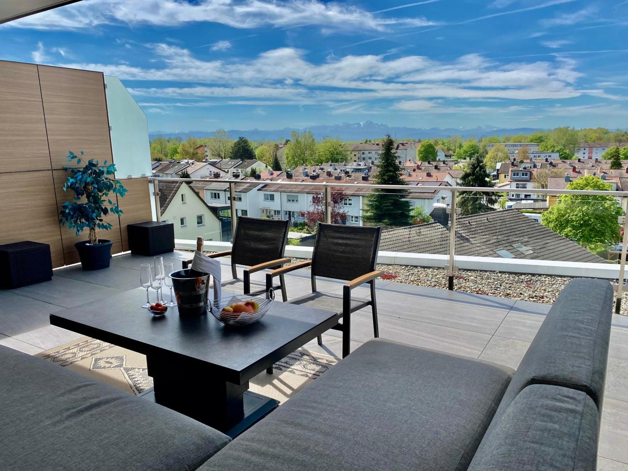 Penthouse Apartment Mit Alpenblick Friedrichshafen Eksteriør billede