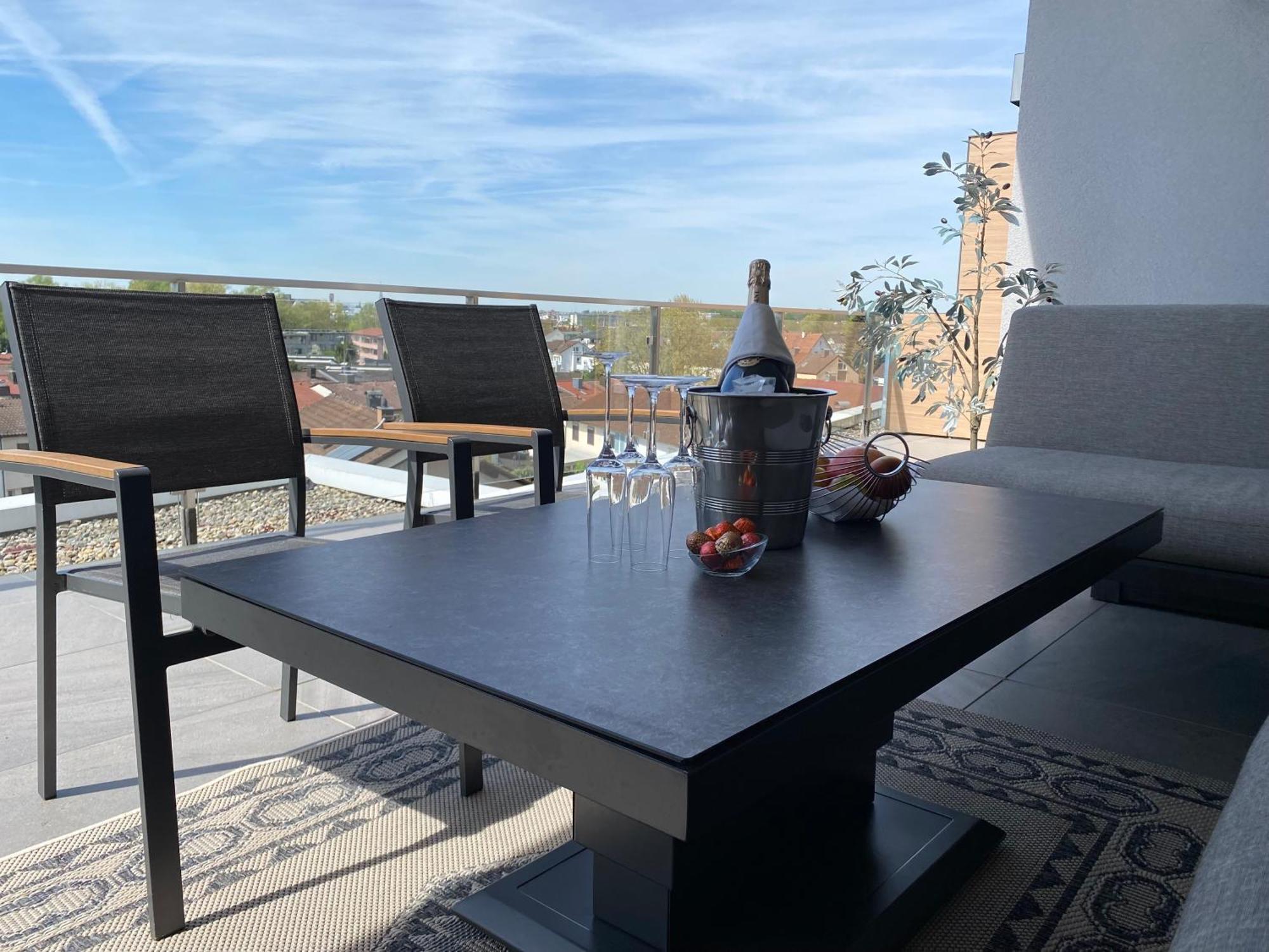 Penthouse Apartment Mit Alpenblick Friedrichshafen Eksteriør billede